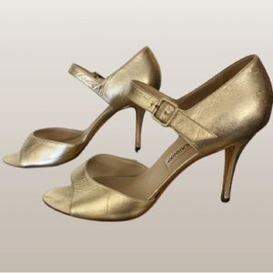 Manolo Blahnik Gold Strappy Open Toe Formal Slingback Heels Size 38.5